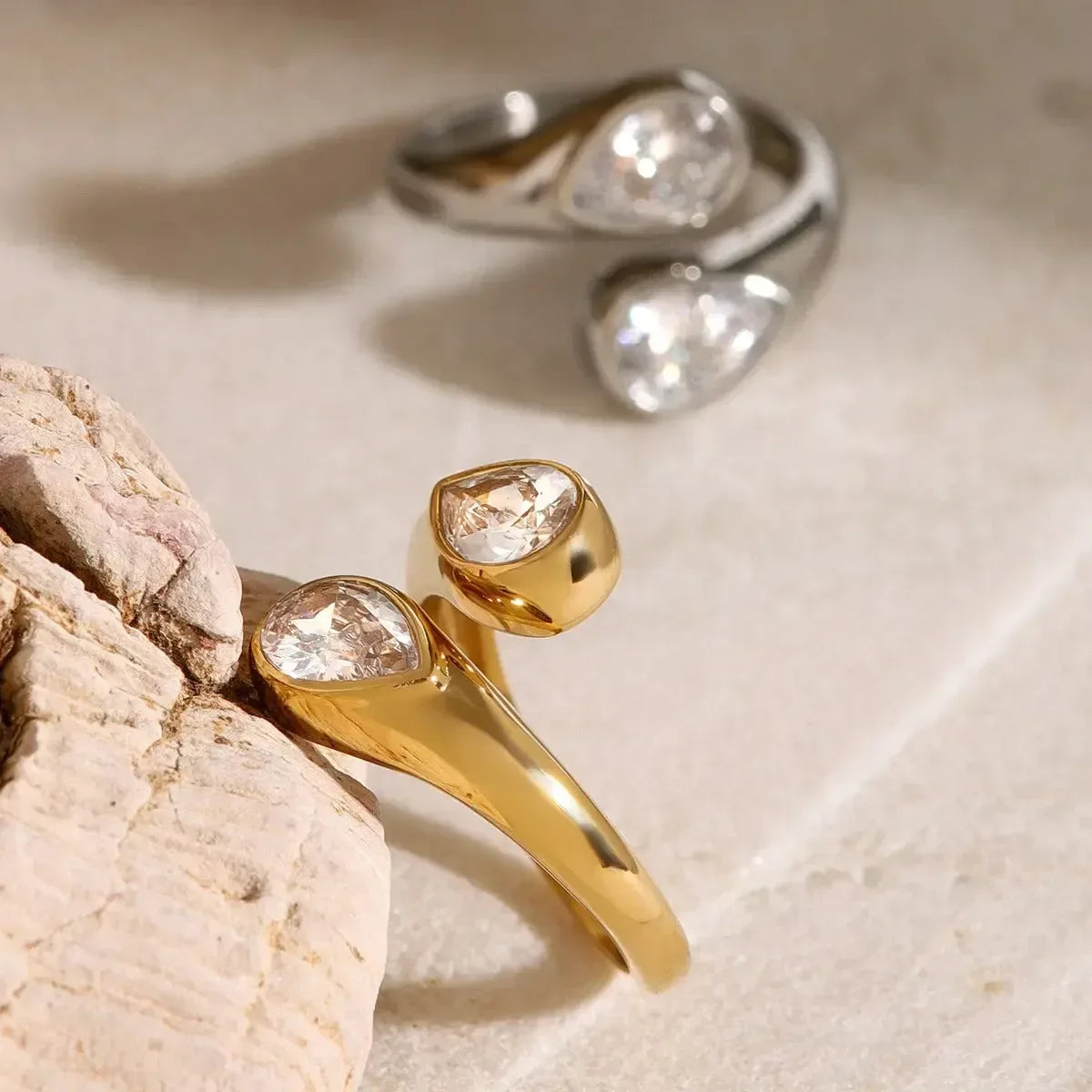 18K gold fashionable personality asymmetrical teardrop-shaped gemstone design ring - CRYSTALOIL