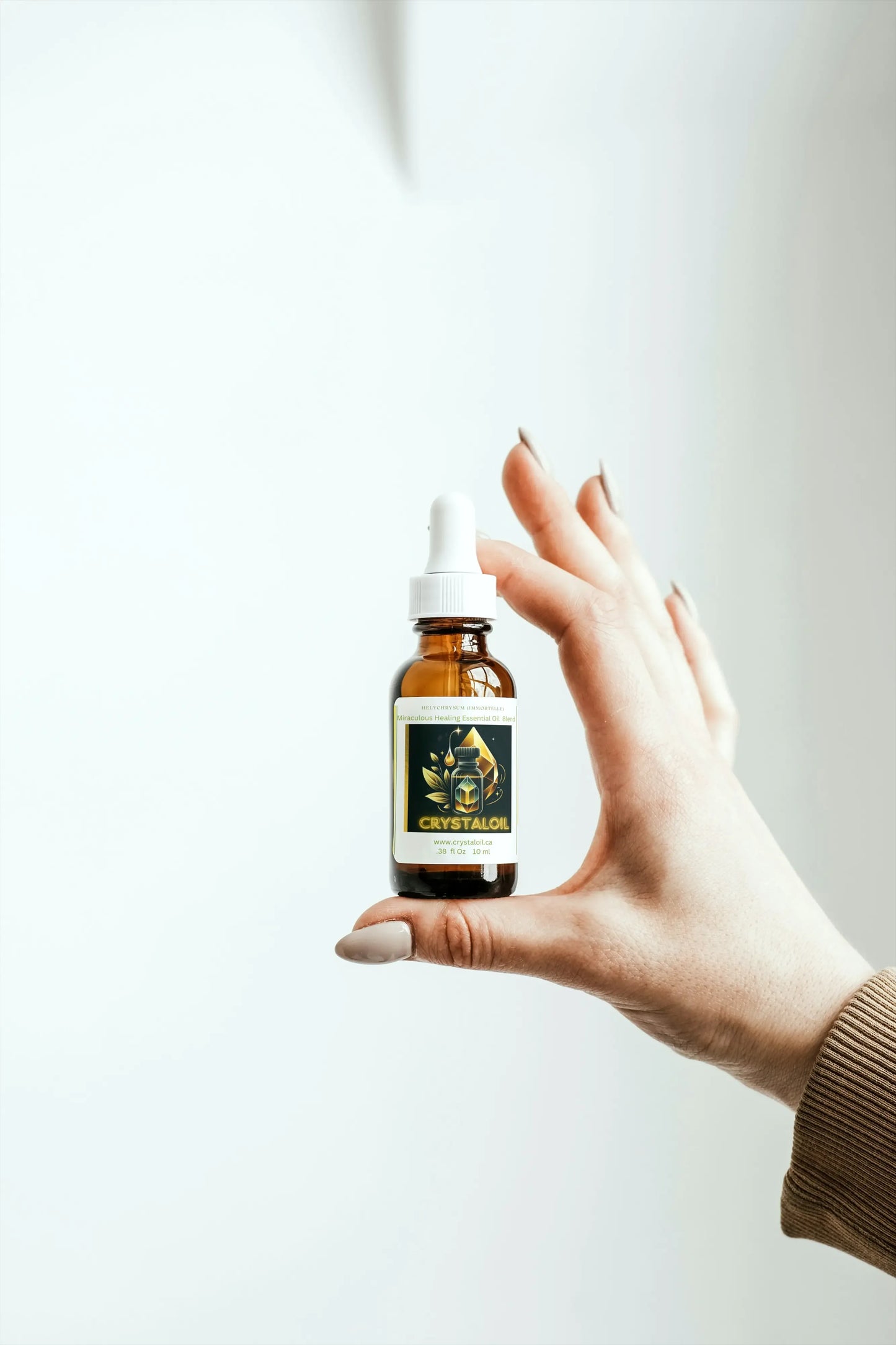 Luxury Helichrysum Essential Oil for Skin Rejuvenation and Regeneration - CRYSTALOIL