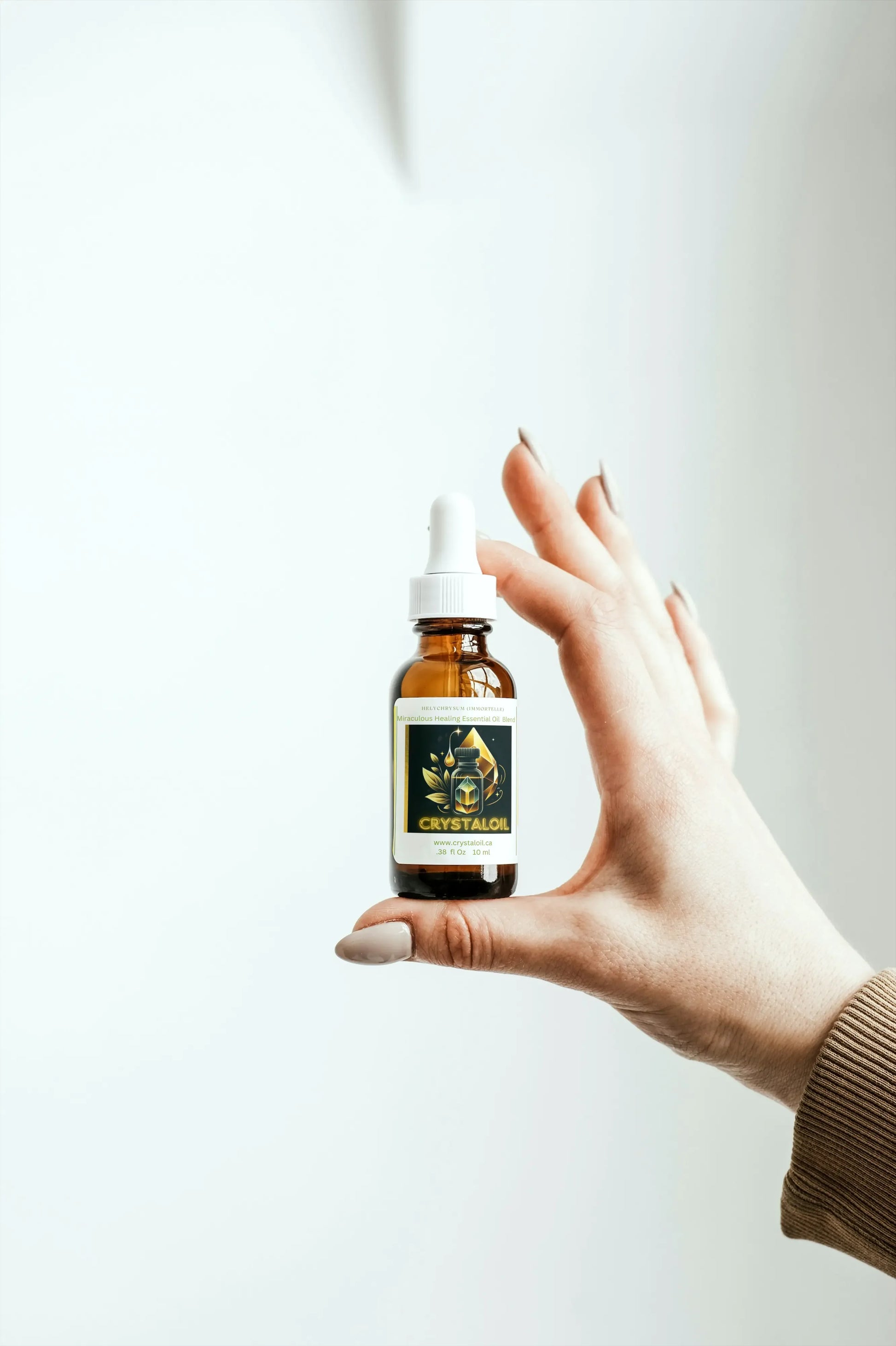 Luxury Helichrysum Essential Oil for Skin Rejuvenation and Regeneration - CRYSTALOIL