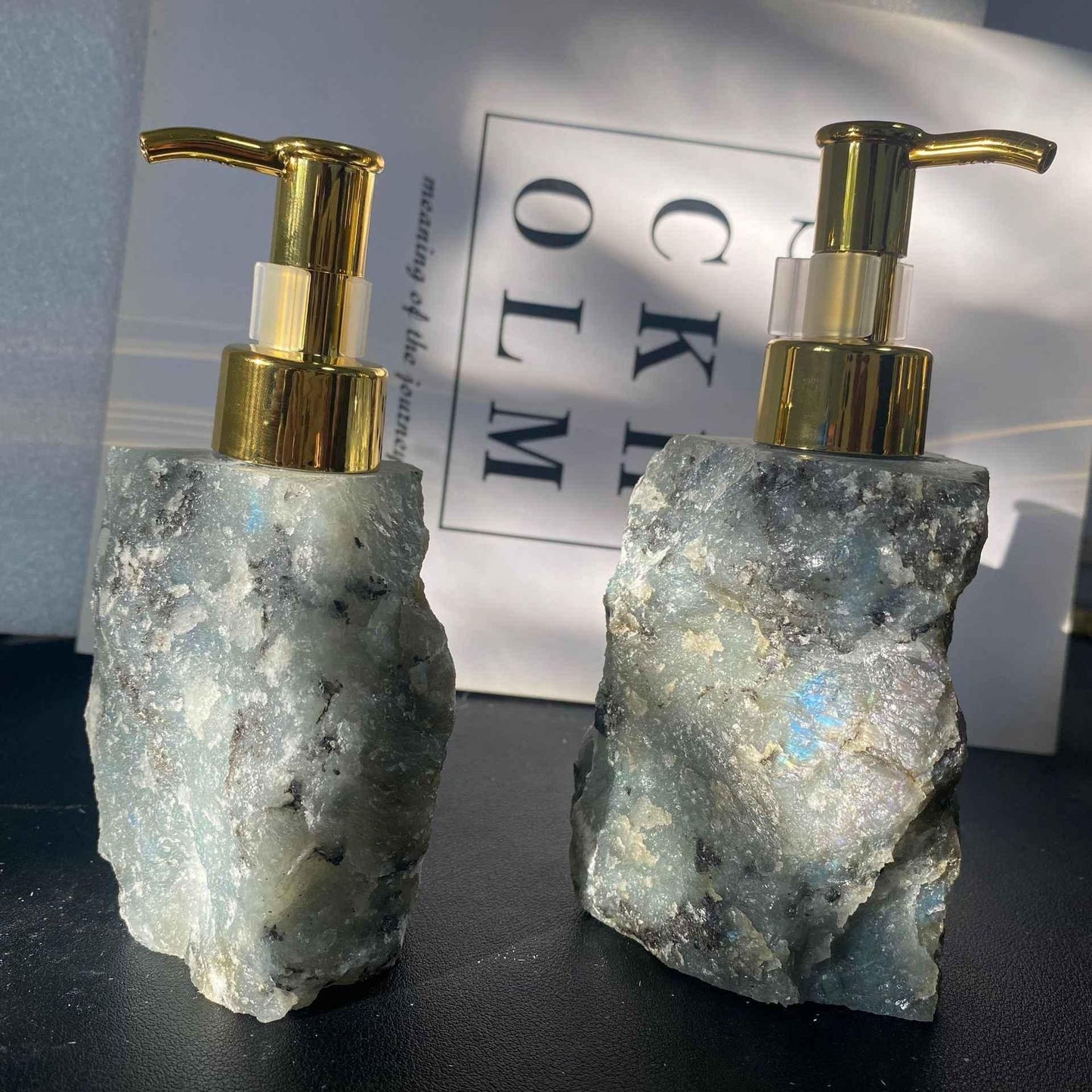 Natural Crystal Stone Perfume Bottle for Enhanced Aroma Experience - CRYSTALOIL