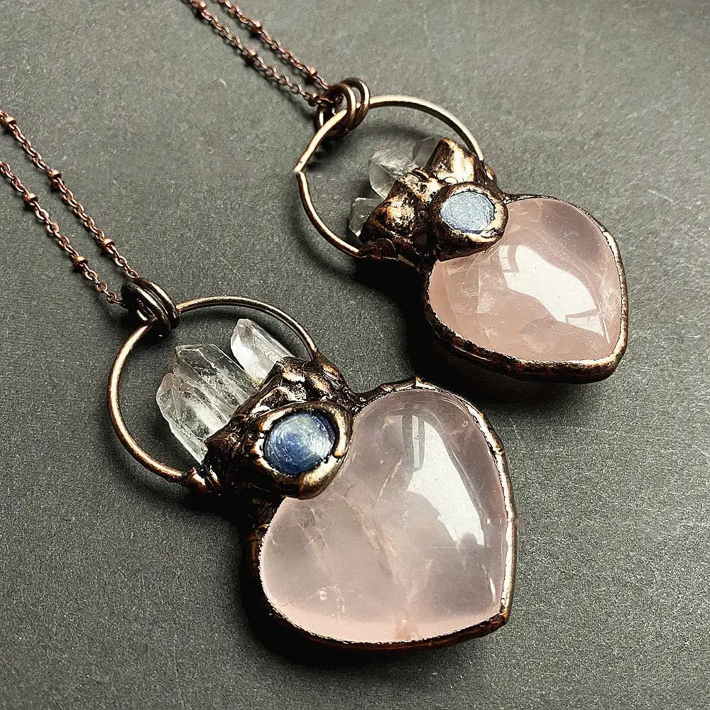 Natural Crystal Crystal Heart-shaped White Crystal Pillar Aquamarine - CRYSTALOIL