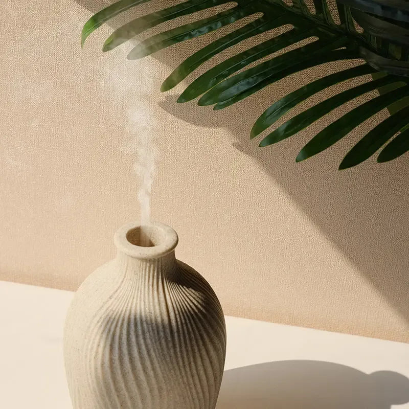 Simple Vase Shaped Aromatherapy Humidifier, with elegant design, resembling a classic vase to seamlessly blend into any room decor - CRYSTALOIL